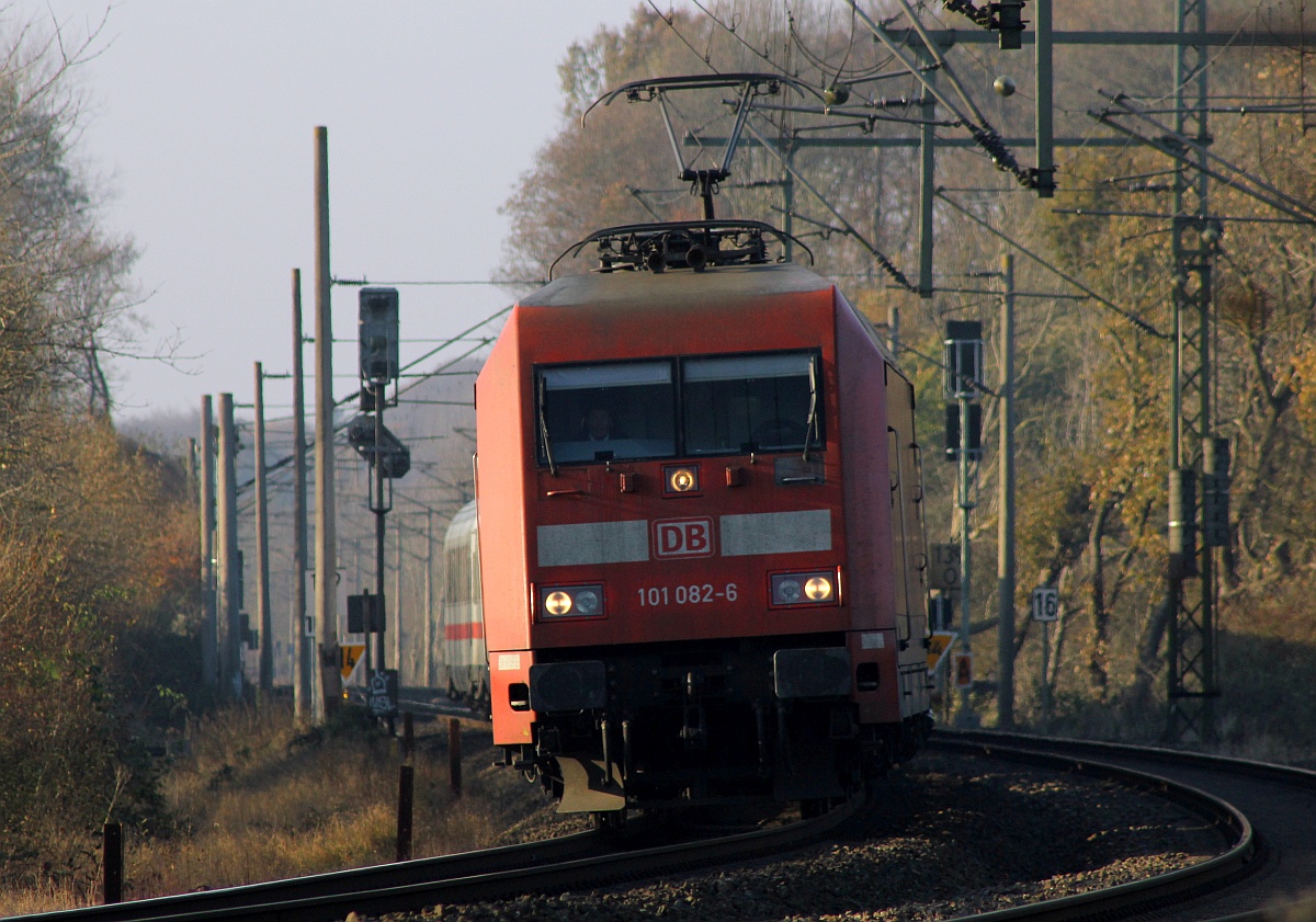101 082-6 mit IC 2407 Schleswig 13.11.16 (06400)