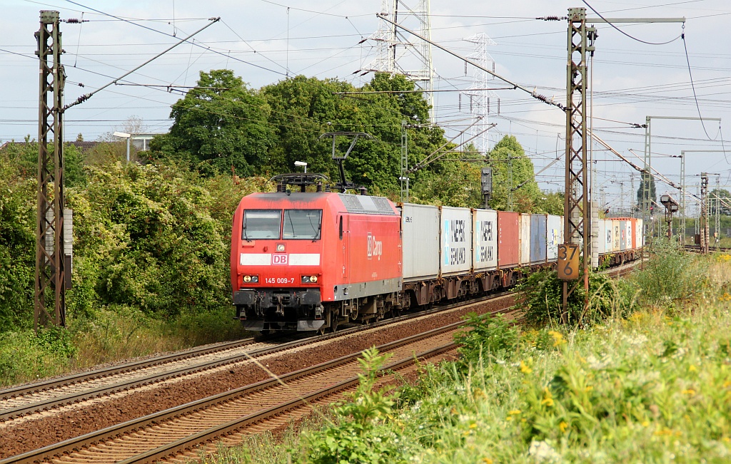 145 009-7 mit Containerzug, Ahlten 01.09.2012.