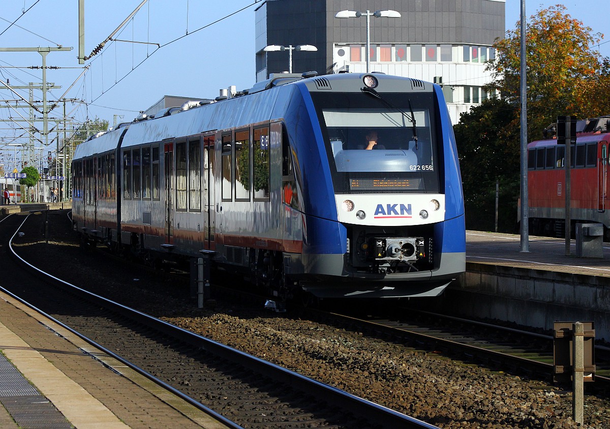 AKN Lint 54 0622 156/656 eingesetzt auf der Linie A1 als AKN 82444 von Neumünster nach Hamburg-Eidelstedt aufgenommen kurz vor seiner Abfahrt aus Neumünster. 23.10.2015