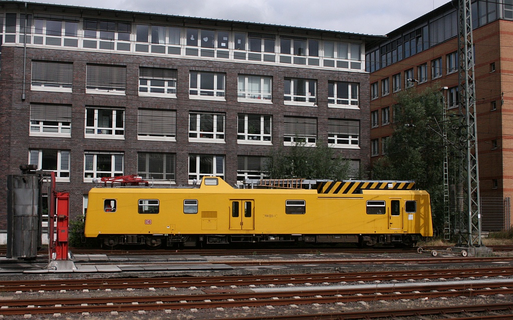 Am 06.09.2012 stand 708 323-1 abgestellt im Bereich des Bremer Hauptbahnhofes.