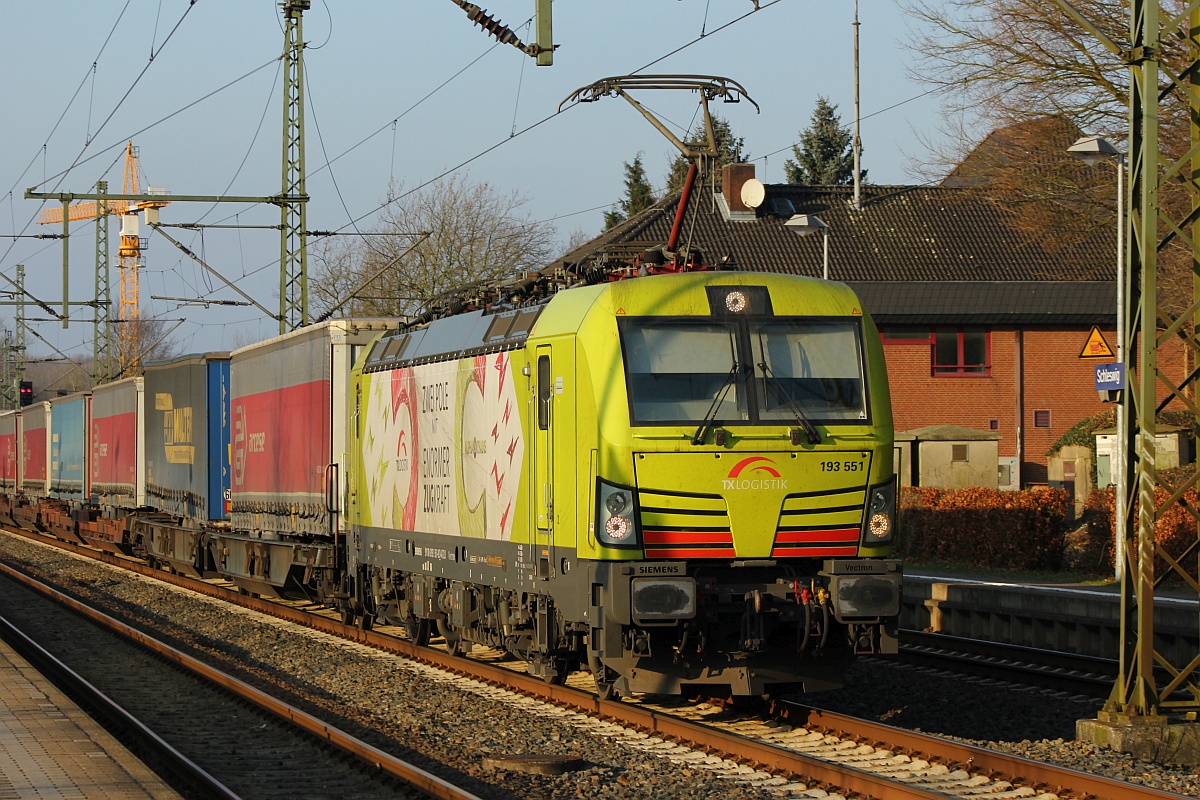ATLU/TXL 193 551 mit dem KLV nach verona Q.E aufgenommen in Schleswig am 14.01.2018 (06100)