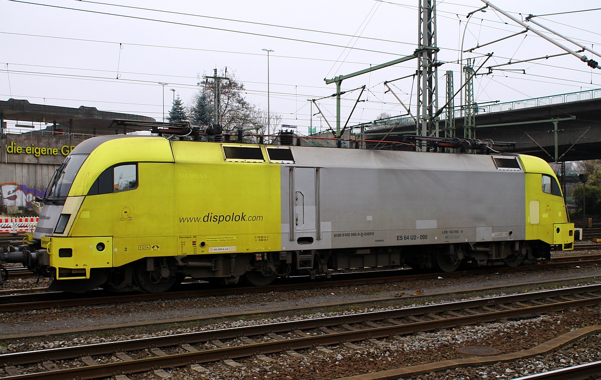Aus dem Dispolok-Pool...eingesetzt von TXL stand die 182 595-9(ES64U2-095, REV/LD X/18.08.10, Class V6(DE;A;CH))ebenfalls abgestellt im Bahnhof HH-Harburg. 29.11.2014