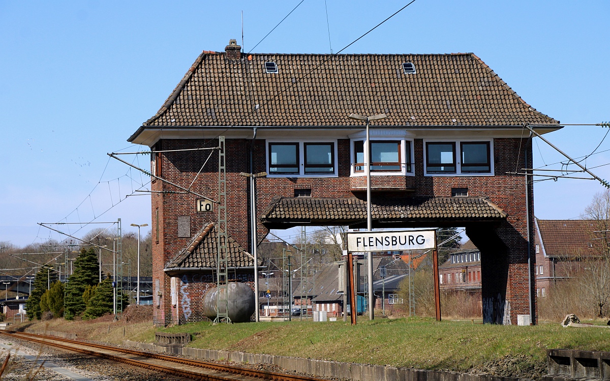 Bild 2 des Flensburger Stellwerkes  Fo  welches nicht mehr im Betrieb ist. Bauform VES1912, Strecken 1005/1020/1040, Inbetriebnahme 1926/1980, Außerbetriebnahme 30.04.1995.  Flensburg 09.04.2023 
