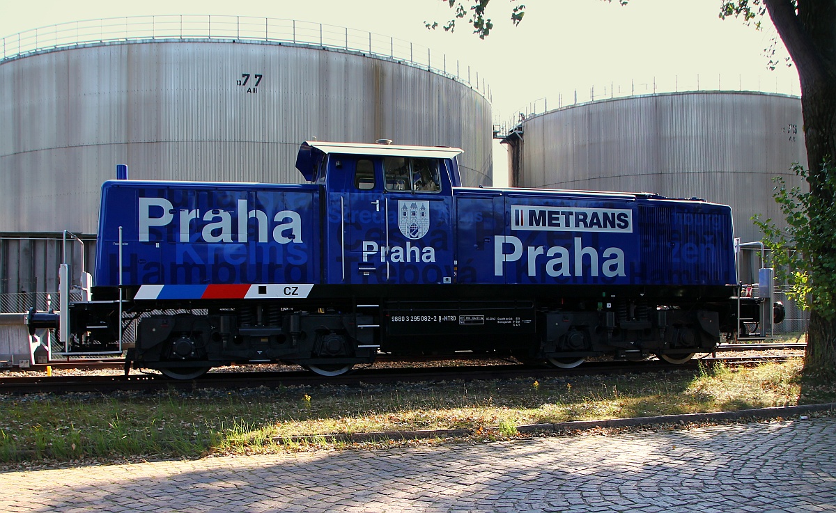 Chic ist sie geworden die neue HHLA/Metrans  Praha  3 295 082-2 mit HU-Datum HB X/04.07.2014 die ich heute am Ölhafen in HH-Dradenau fotografieren konnte. 06.08.2014