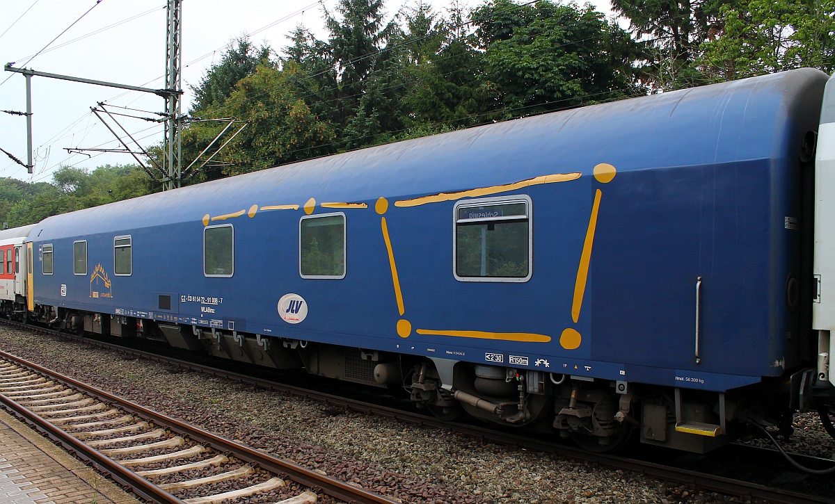 CNL Schlafwagen der Gattung WLABmz registriert in Tschechien unter CZ-CD 61 54 72 91-008-7 eingereiht in den Leer-CNL 13391 hier aufgenommen beim Halt in Schleswig. 04.08.2014