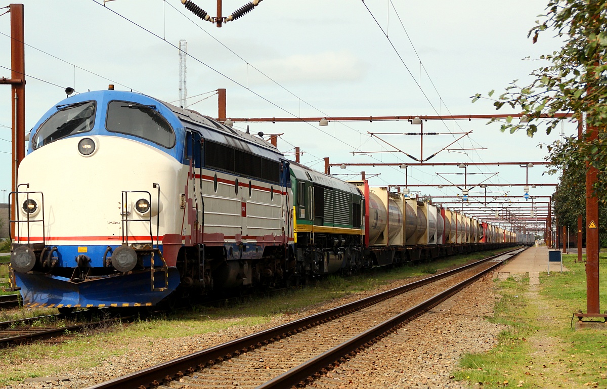 ContecRail Litra MY 1146 und Ascendos/CFLCA RL001/1266 031-4 sind soeben mit dem Zement-Express in Padborg angekommen. 31.08.2012