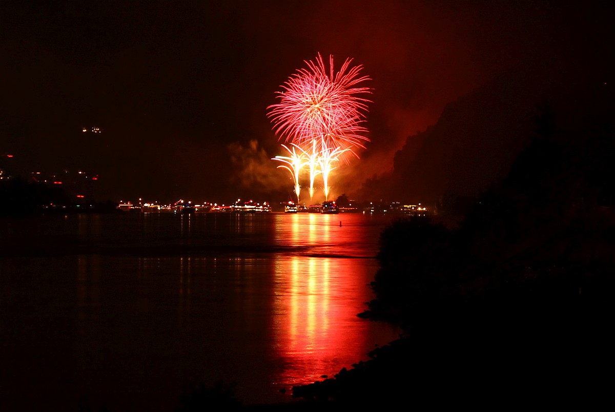 Das Feuerwerk  Rhein in Flammen  bei Oberwesel...14.09.2013