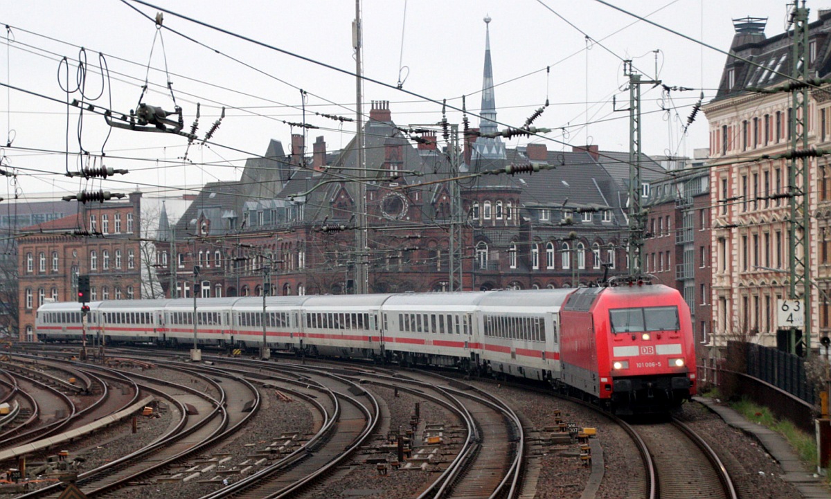 DB 101 006-5 mit IC Einfahrt Hamburg Hauptbahnhof.08.04.2023 M.S/D.P