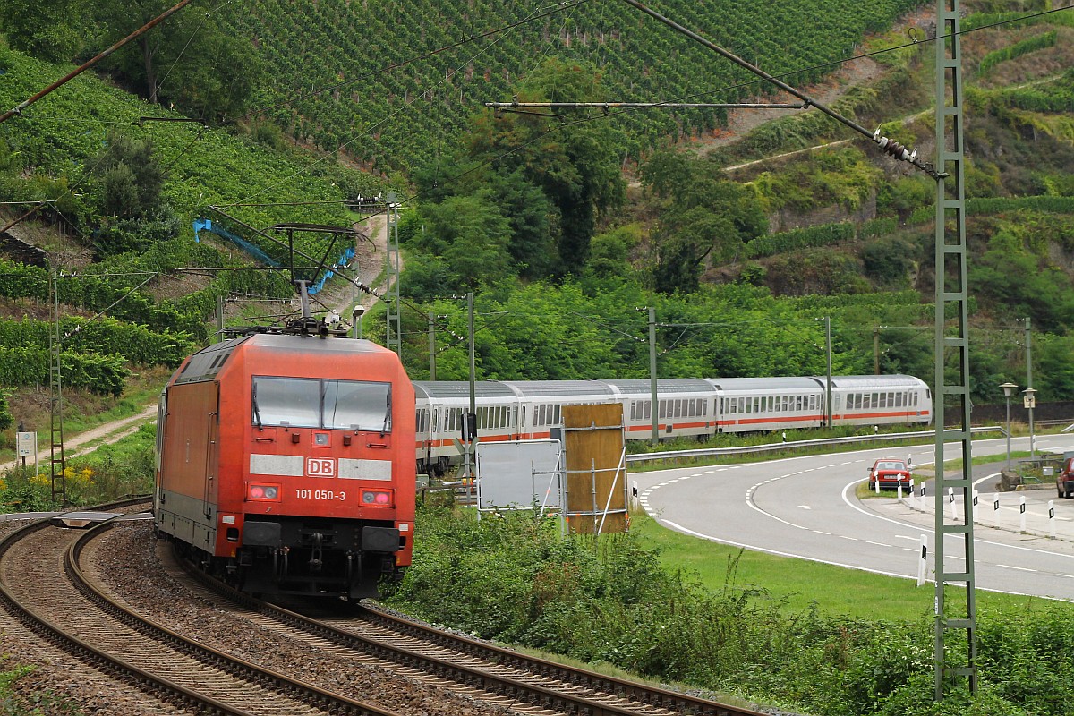 DB 101 050-3 mit IC Ausfahrt Oberwesel 13.09.2013