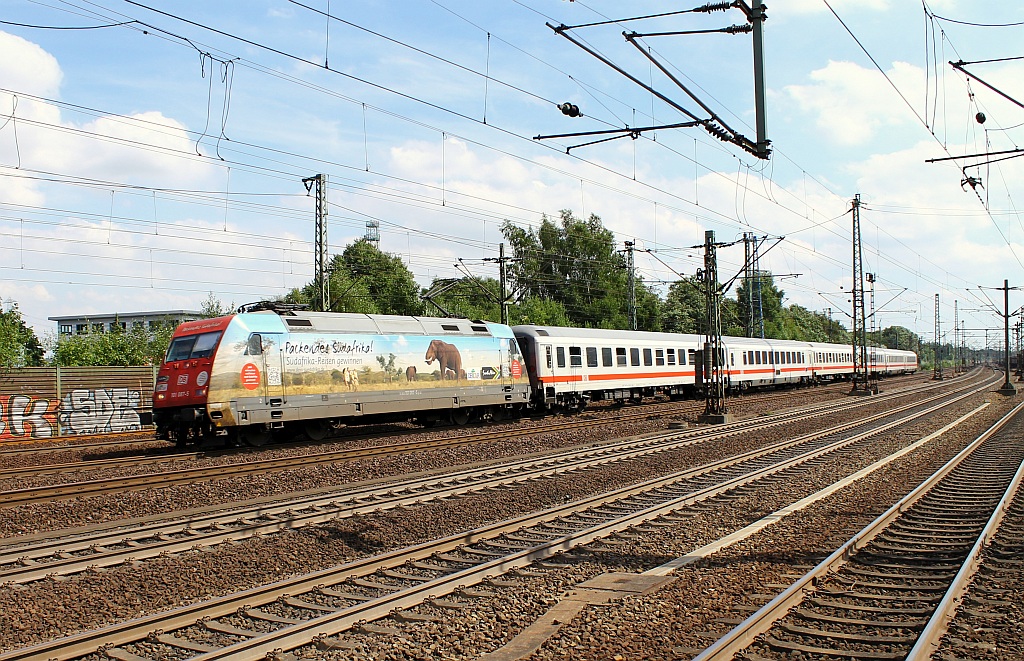 DB 101 087-5 mit unbekanntem IC bei der Einfahrt in HH-Harburg. 06.08.2013