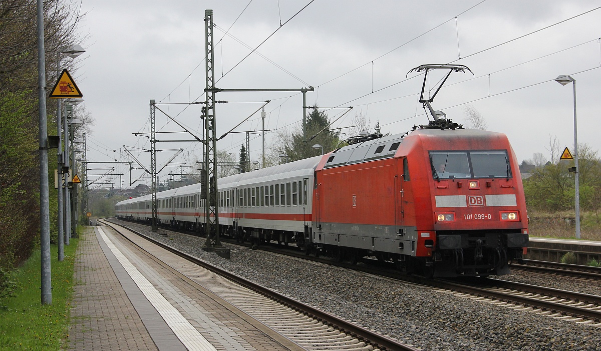 DB 101 099-0 mit Leer IC in Schleswig 21.04.2017