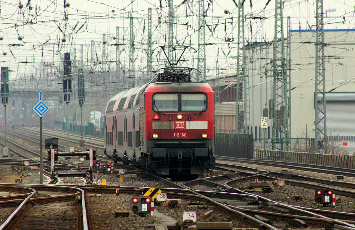 DB 112 160 mit RE in Neumünster. 24.03.2018