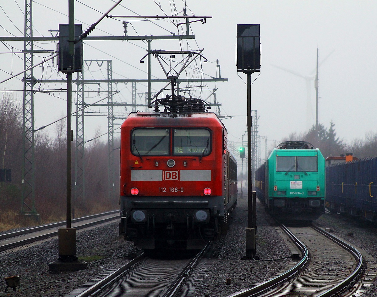DB 112 168 musste wegen dem Ausfall der RB(Lokschaden) nach Flensburg mit den SHE nach Flensburg in Jübek halten. 09.12.2013