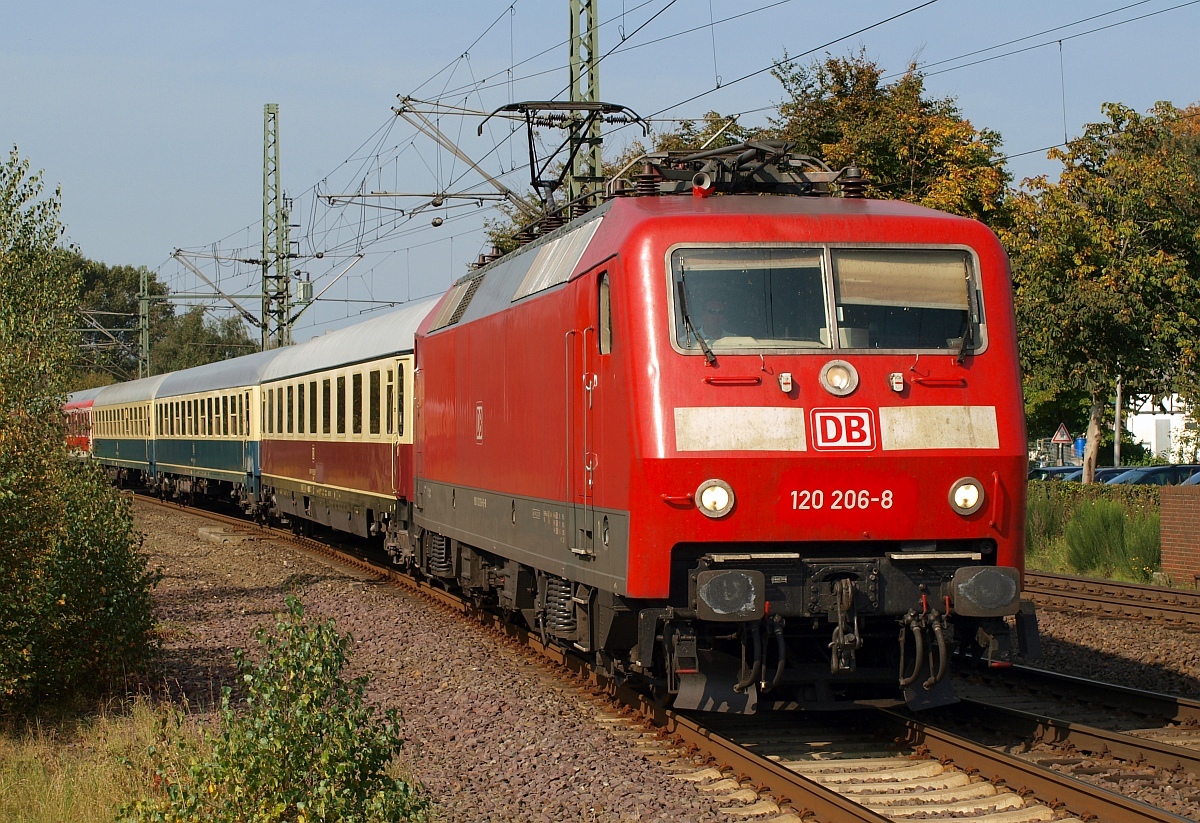 DB 120 117-7 umgebaut für die DB Regio zu 120 206-8, Schleswig, 25.09.2011