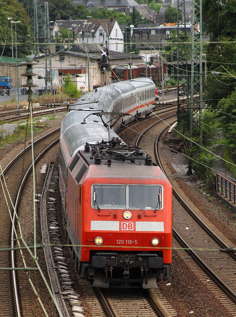 DB 120 118-5 mit IC, Linz am Rhein 15.09.2013