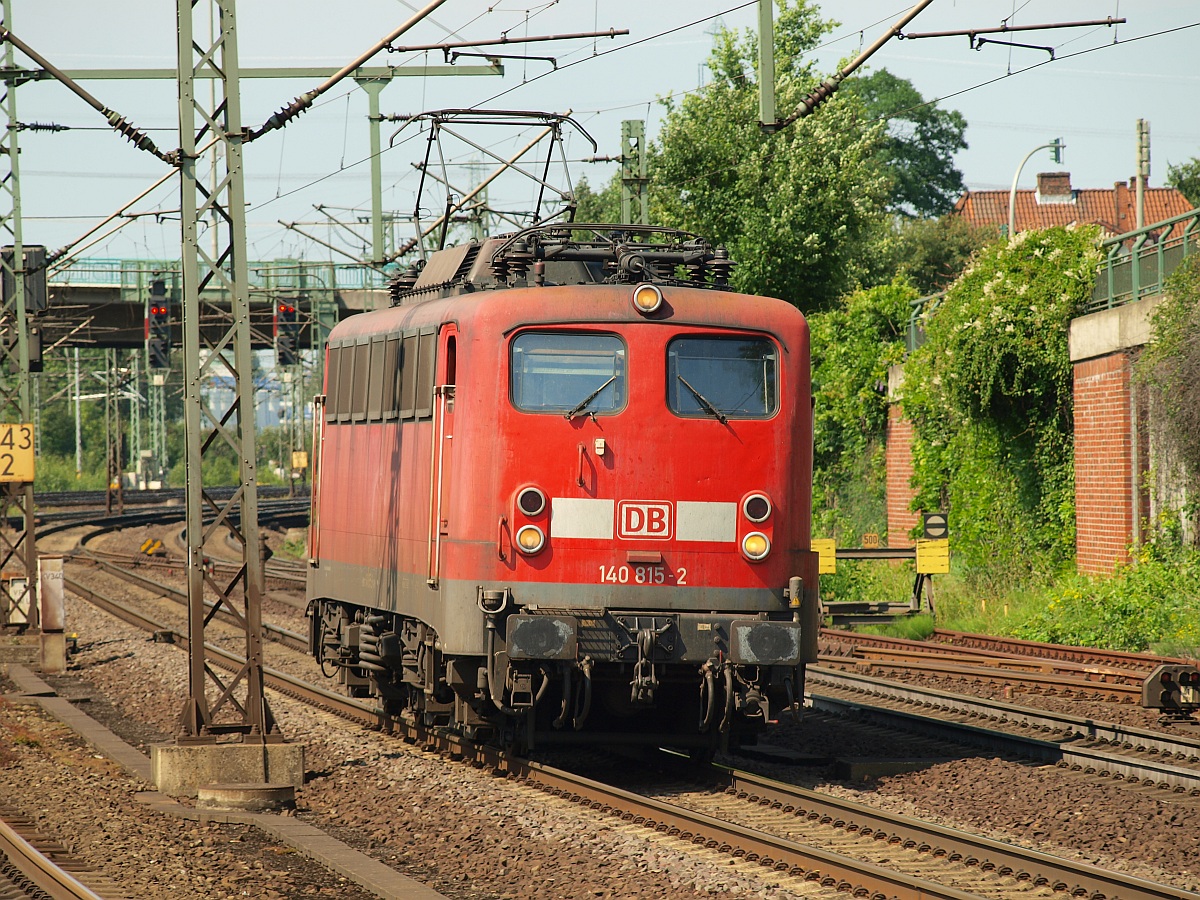 DB 140 815-2 rollte am 08.07.2011 einsam durch Hamburg-Harburg.