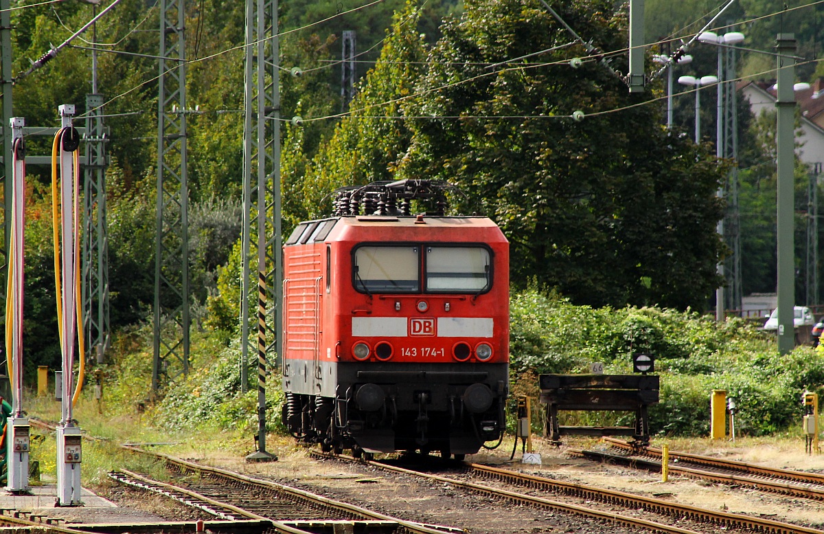 DB 143 174-1 abgestellt im/am Hbf Koblenz. 16.09.2013