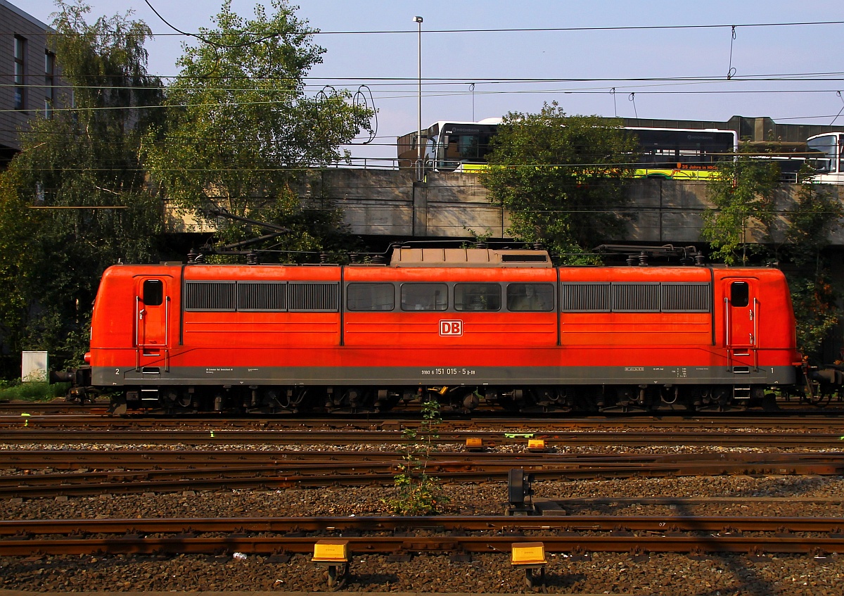 DB 151 015-5 festgehalten bei der Durchfahrt in Hamburg-Harburg. 06.09.2014