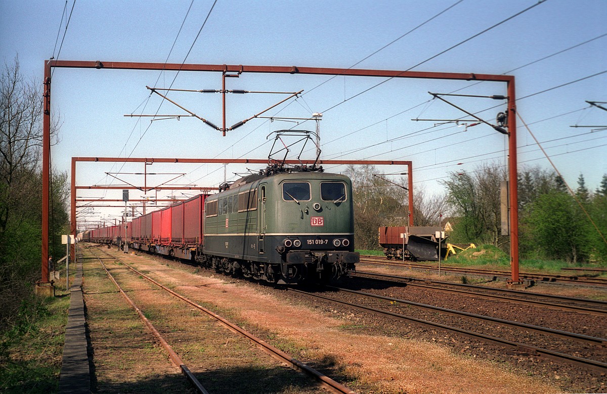 DB 151 019-7 Ausfahrt Pattburg/DK 06.05.2001
