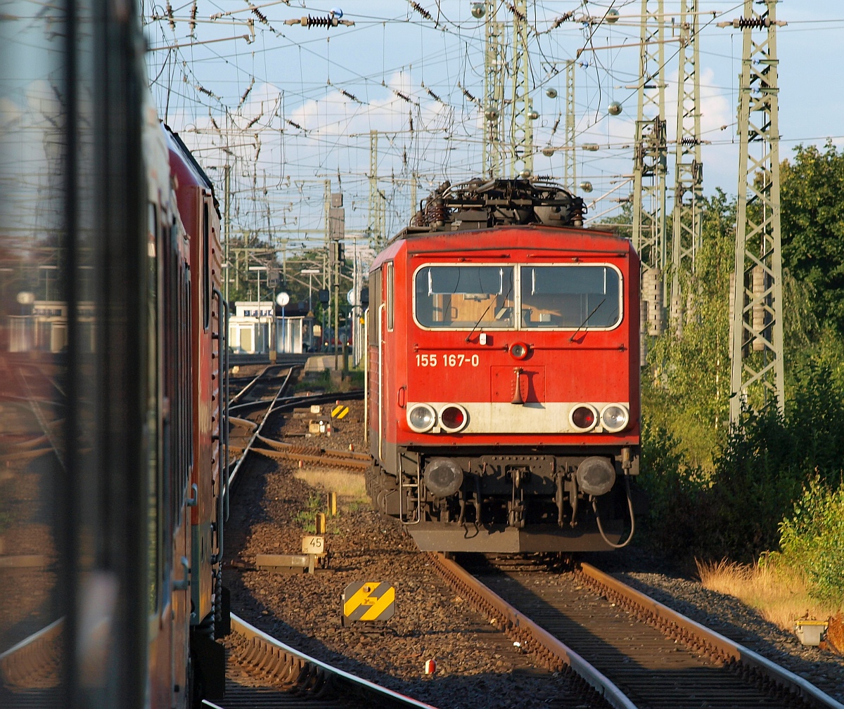 DB 155 167-0 abgestellt beim Gbf Neumünster aufgenommen aus der in Neumünster einfahrenden Regionalbahn. 01.07.2011(üaV in neuer Größe)