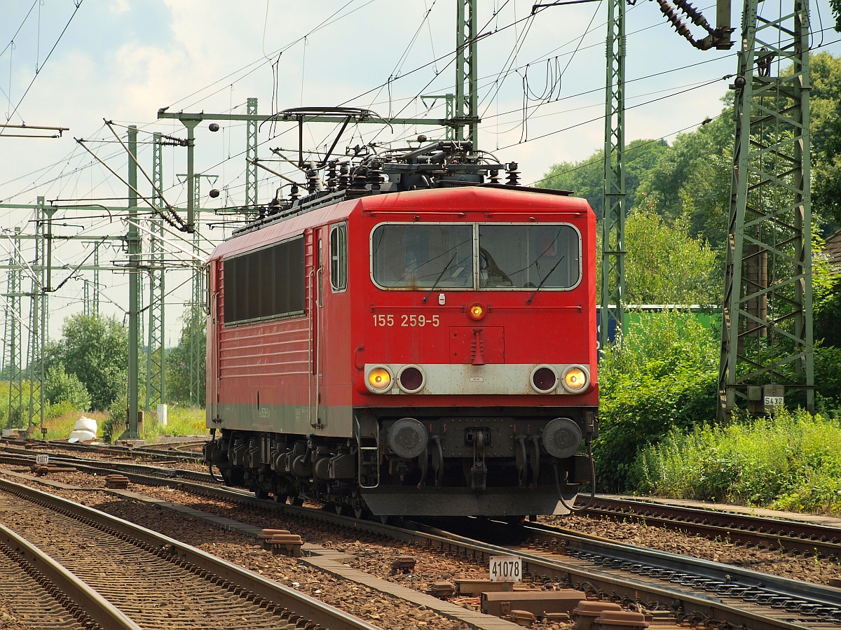 DB 155 259-5 auf Solo-Tour durch Hamburg-Harburg. 08.07.2011(üaVinG)