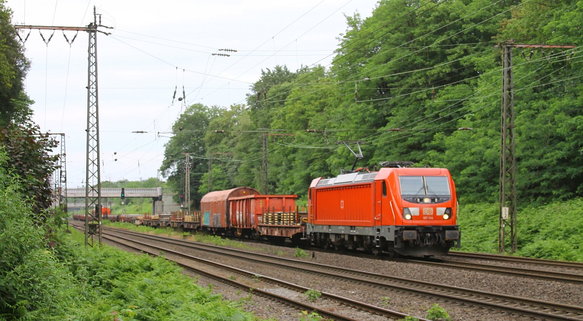DB 187 134 mit gemischtem Güterzug Abzw. Lothatstraße Duisburg 09.06.2022