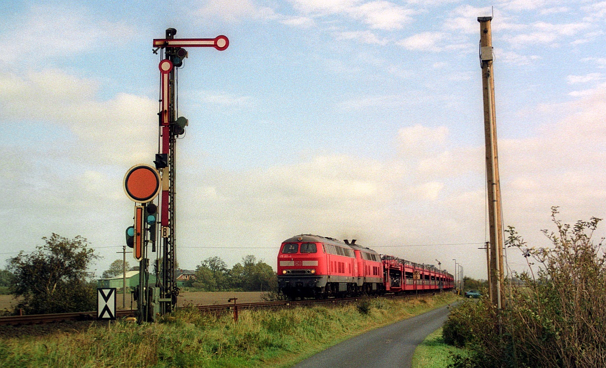 DB 215 901 + 218 190 Ausfahrt Lehnshallig 15.08.2007