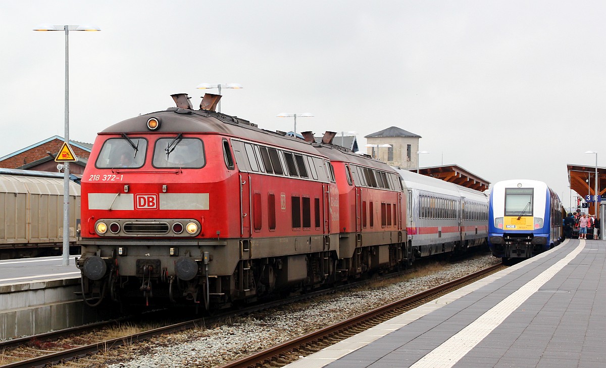 DB 218 372-1(Henschel 31830, 1974 abgestellt im Aw Bremen), Niebüll 04.08.2012