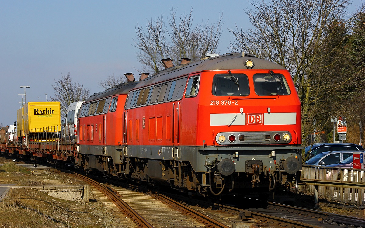 DB 218 376-2 und 218 386-1 mit Sylt Shuttle in Niebüll 12.03.2016