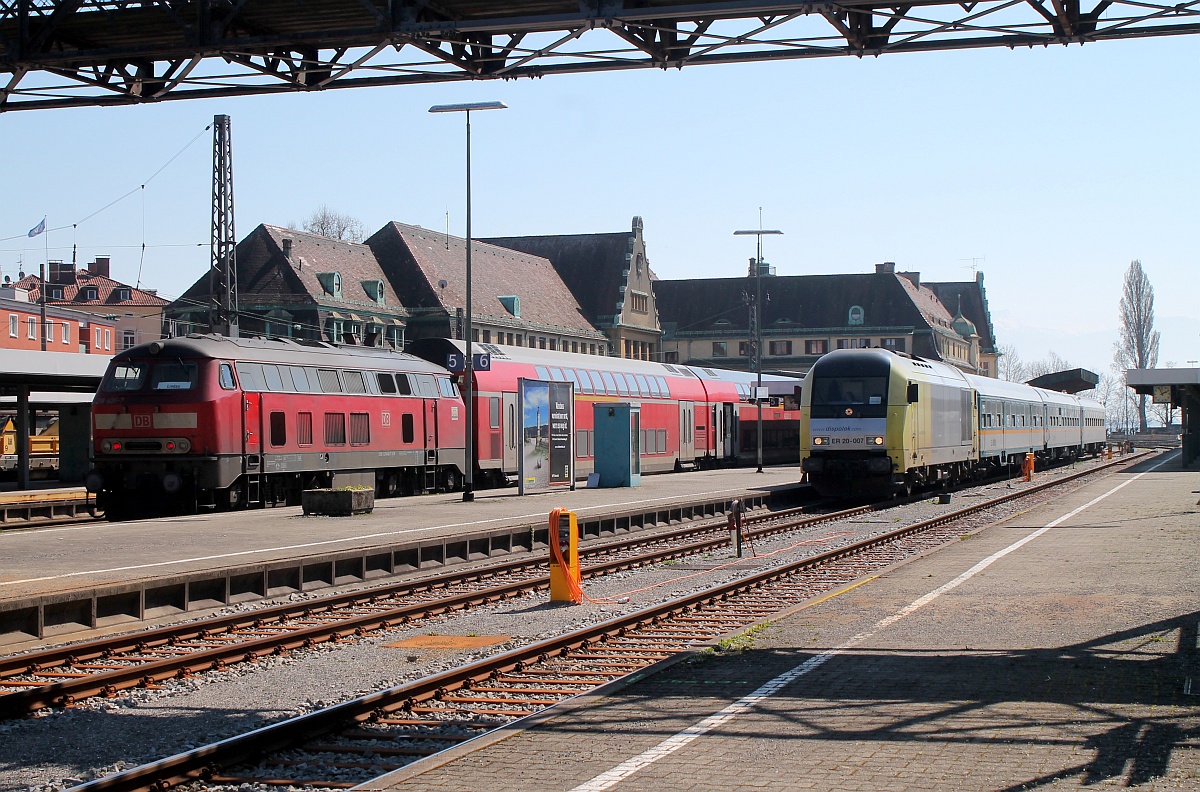 DB 218 406-7 mit nem RE nach Stuttgart und ER20-007/223 007-6 mit dem Alex nach München. Lindau Hbf 27.03.2017