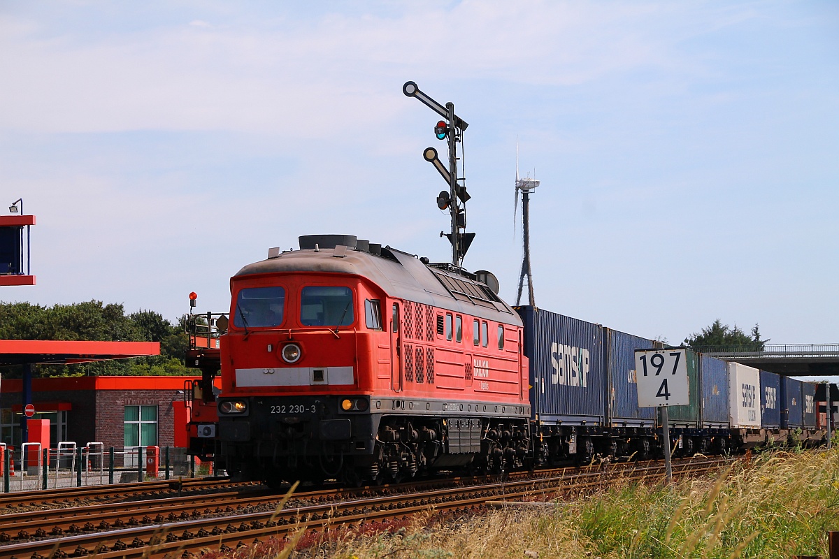 DB 232 230-2(BCS X/30.01.07,Verl/WRS 9/30.01.15)mit Umleiter Gz bei der Einfahrt in Niebüll festgehalten. 22.07.14