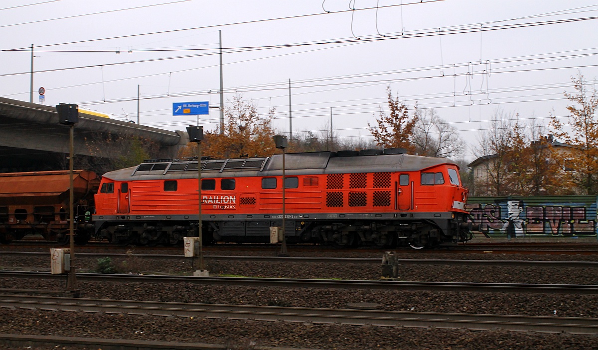 DB 232 230-3 aufgenommen bei der Durchfahrt in HH-Harburg. 29.11.2014