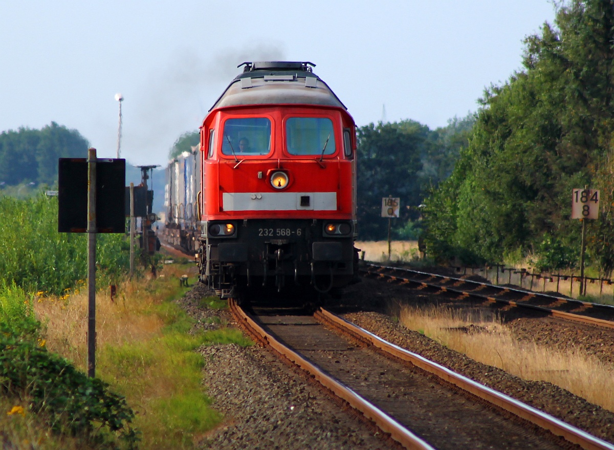 DB 232 568-6 mit KLV-Zug auf dem Weg nach Hamburg. Langenhorn 02.08.2014