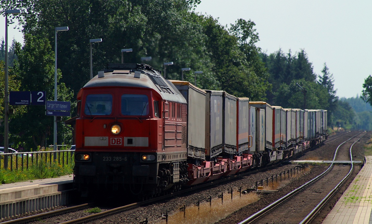 DB 233 285-5 mit KLV Zug auf dem Weg nach Esbjerg. Langenhorn 02.08.2014