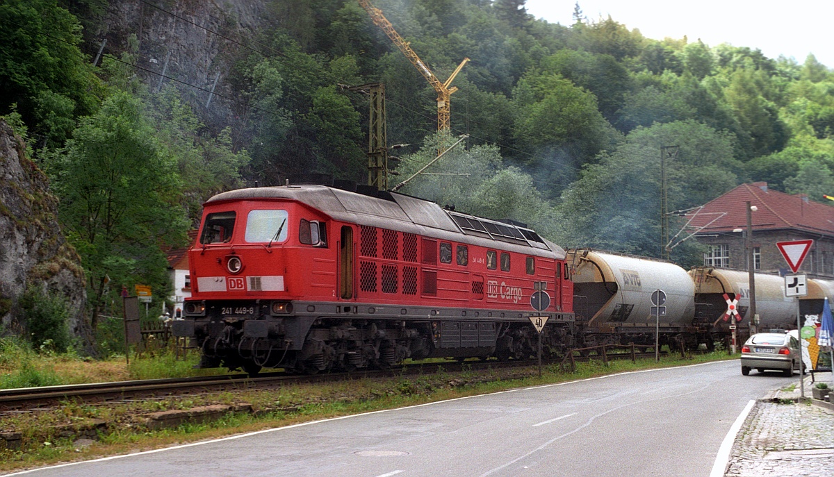 DB 241 449-8(LTS 0685, 1976, ex DR 132 449-0 später 232 449-9 ab 1999 241 449-8) mit Güterzug Ausfahrt Rübeland und hinten.... 30.07.2005