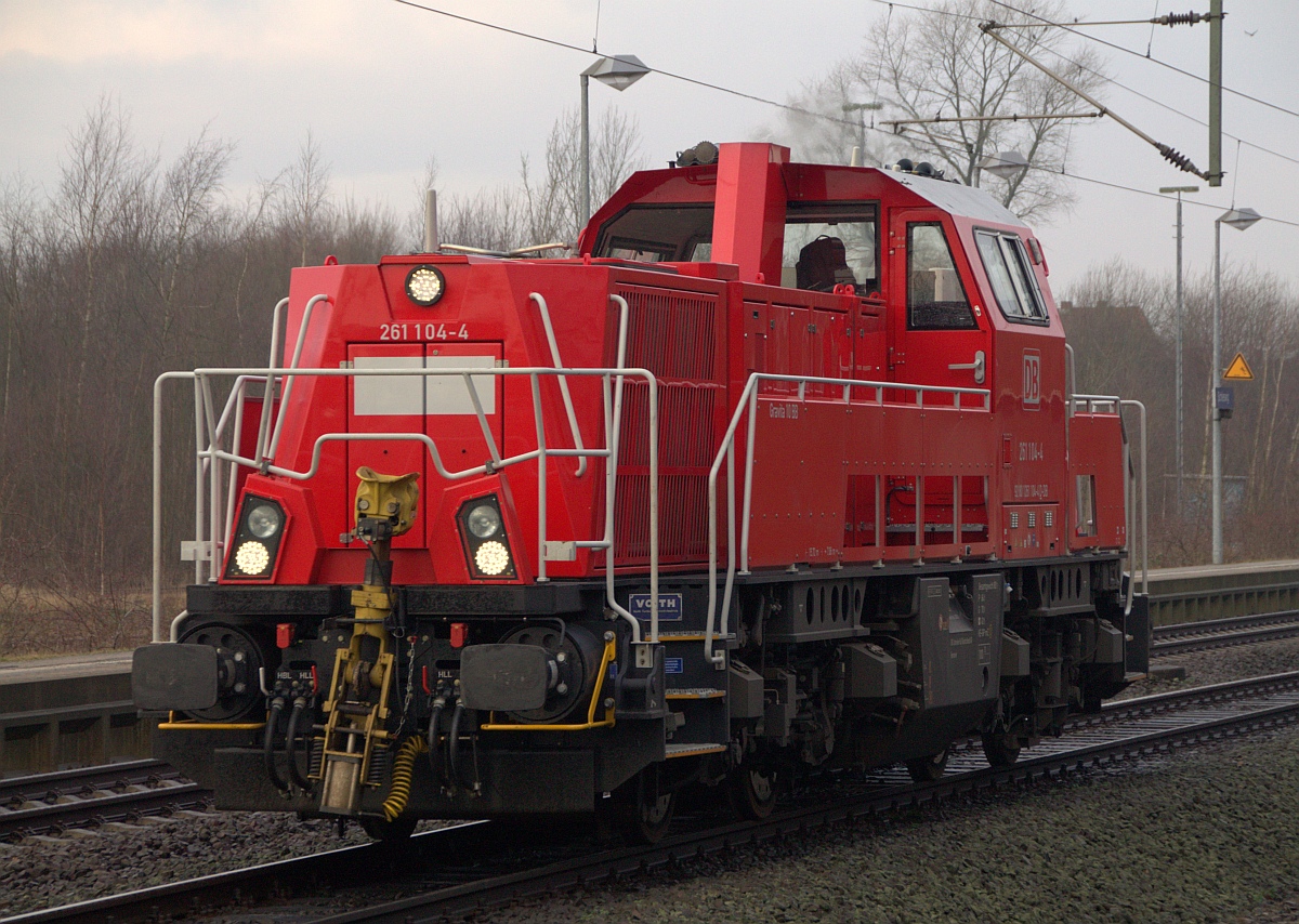 DB 261 104-4 als EK 53368 dieselt hier ganz alleine durch Schleswig. 18.01.2014(jpeg vom raw)