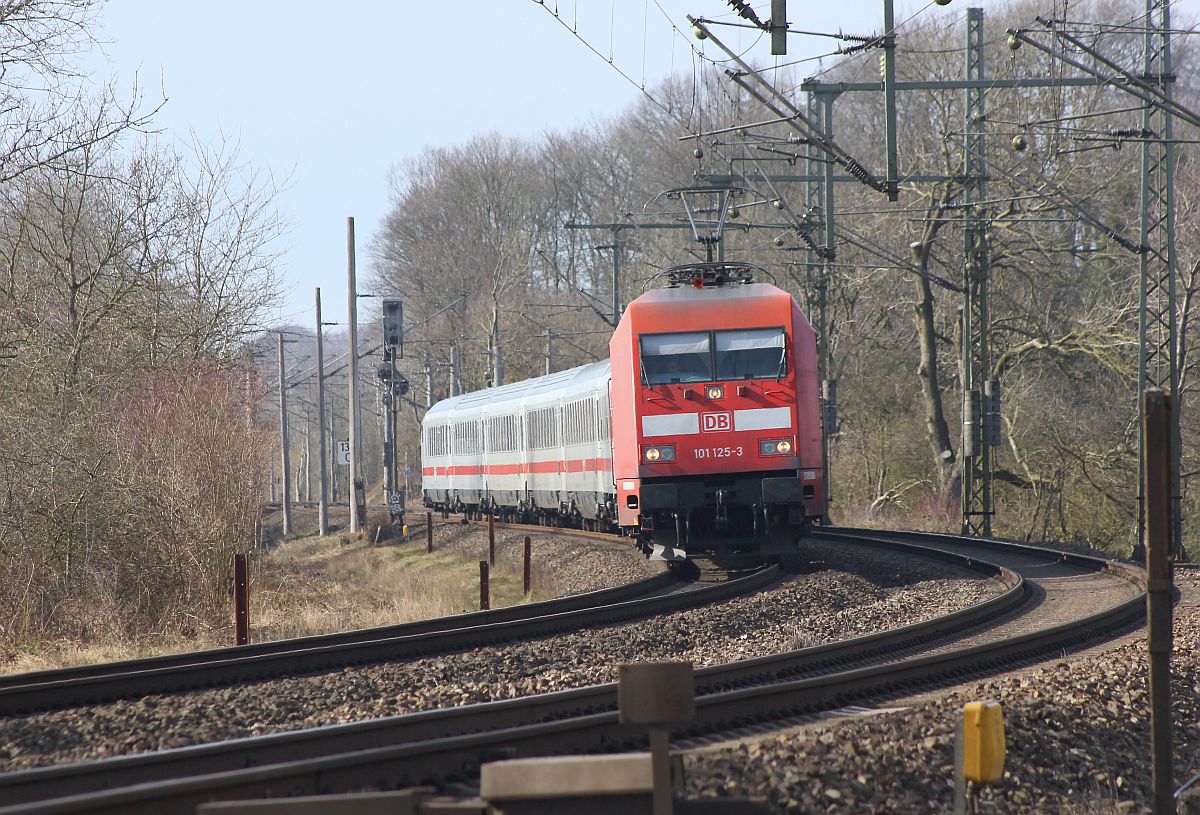 DB 6101 125 mit IC 2197 nach Köln hat Einfahrt in Schleswig. 12.03.2017