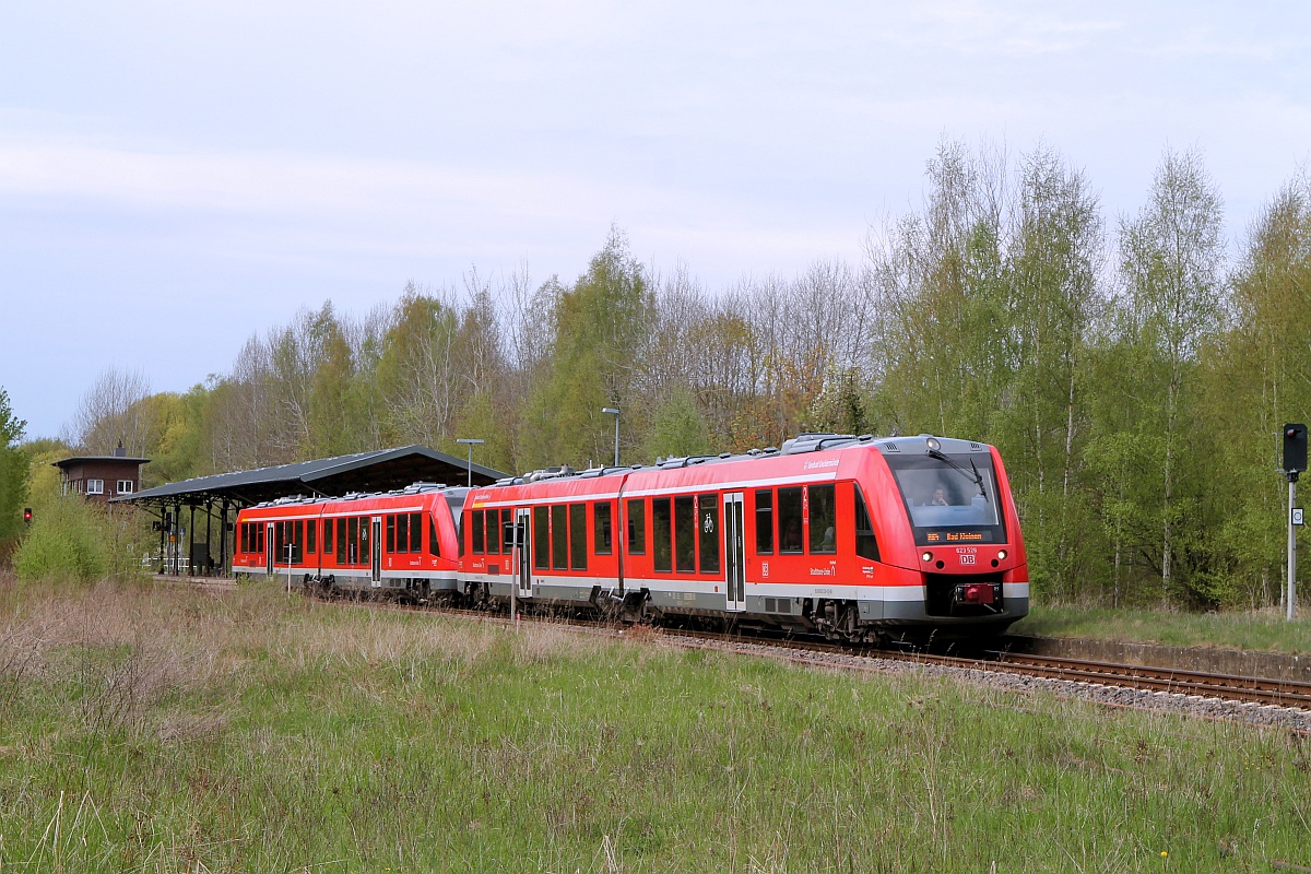DB 623 023/523  Seebad Ueckermünde  und 623 030/530 als RE 4 nach Bad Kleinen. Schönberg 26.04.2018