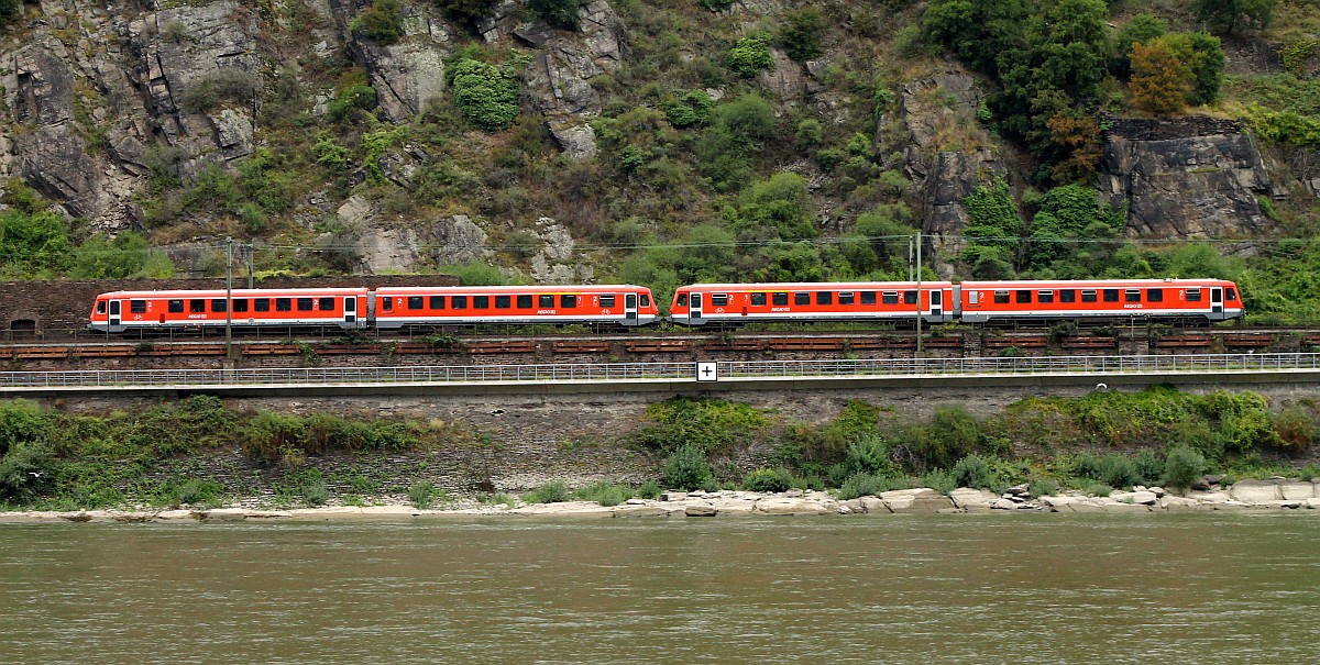 DB 628/928 Doppel irgendwo am Rhein auf dem Weg nach Koblenz. 15.09.2013