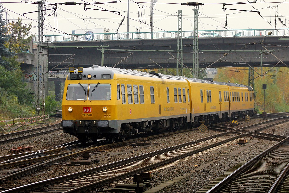 DB Netz Instandhaltung  Fahrwegmessung  719 001/501 oder 9429 001-7/9529 001-6/9429 002-5 aufgenommen bei der Durchfahrt in Hamburg-Harburg am 28.10.2015