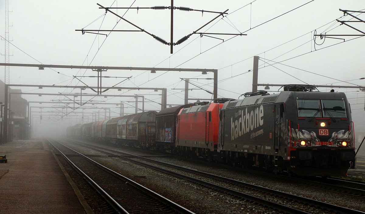 DBCSC 185 325 und 331 mit Güterzug Einfahrt Pattburg/DK 12.02.2023