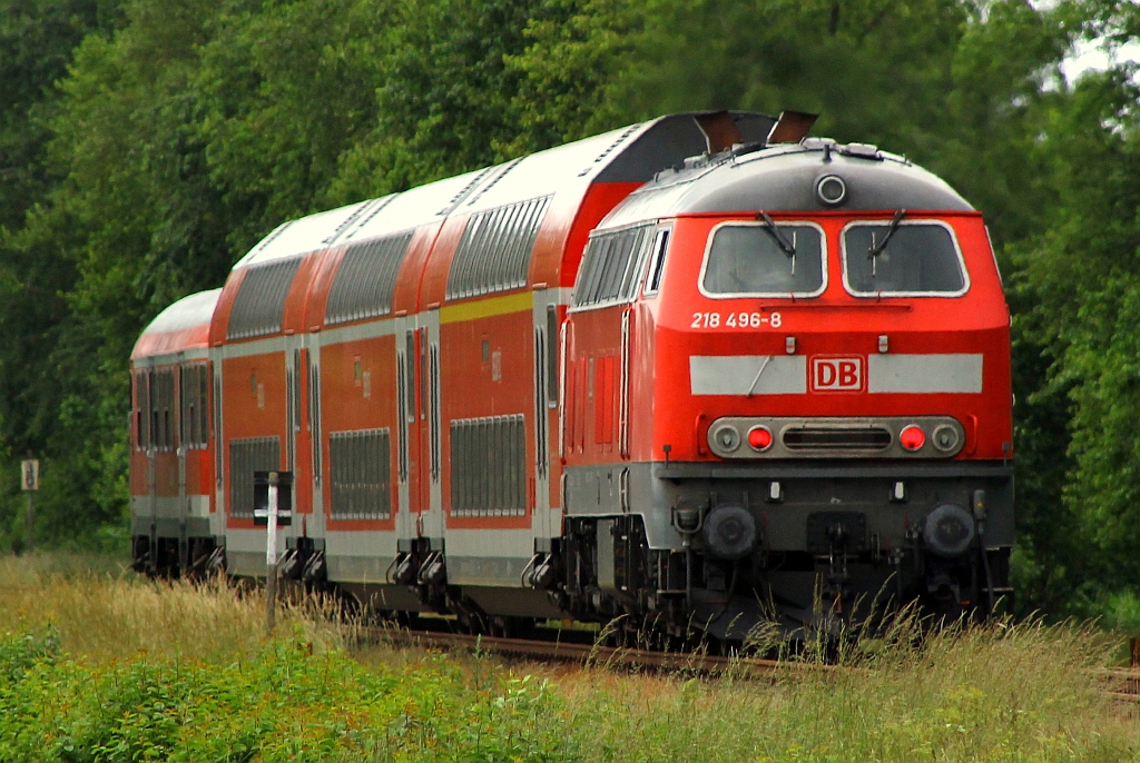 Die Ulmer 218 496-8 als Gast-Schublok der RB nach Husum aufgenommen am Bü Jübek/Kamper Weg/Sollbrück III. 26.06.2013