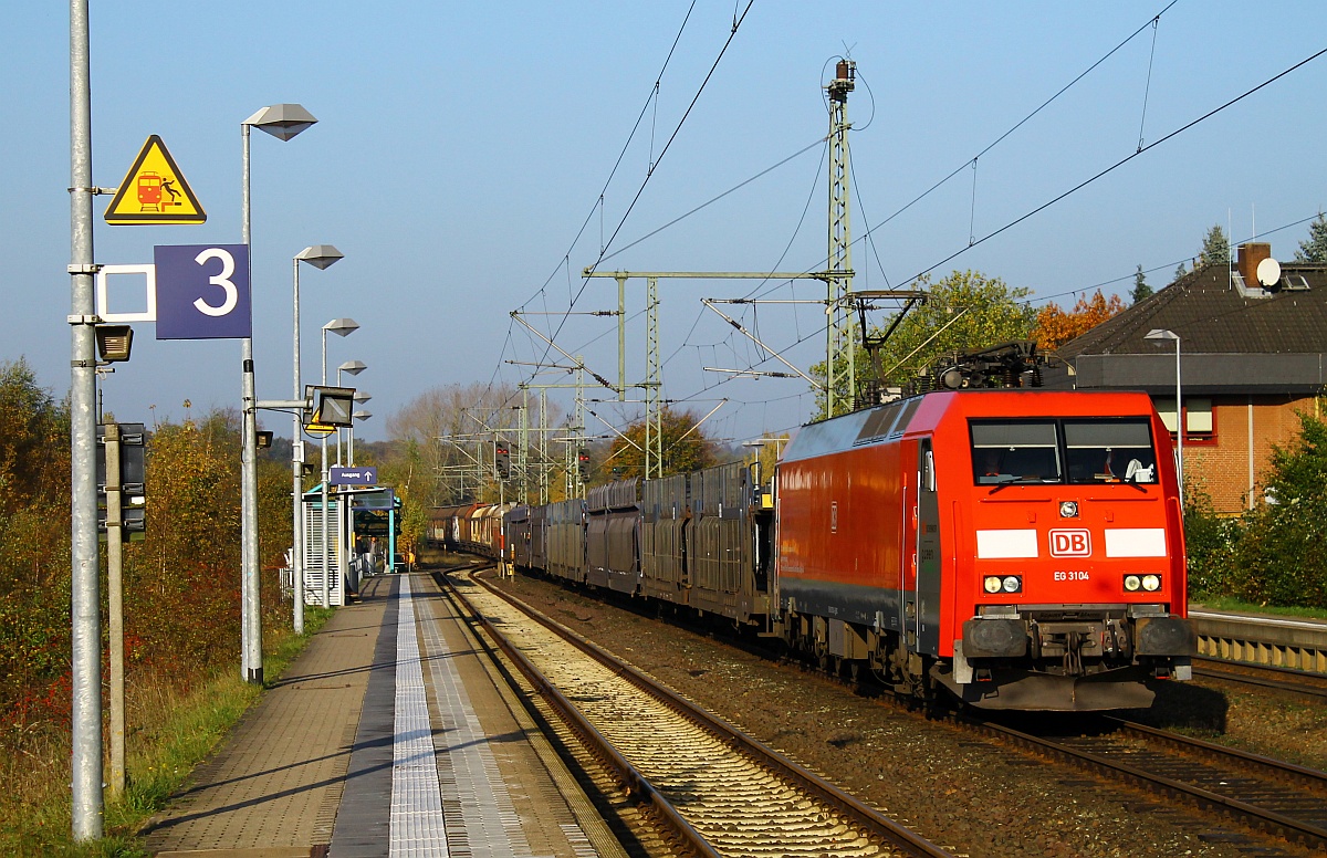 EG 3104 inkl. Güterzug frisch gewaschen auf dem Weg nach Maschen. Schleswig 28.10.2014