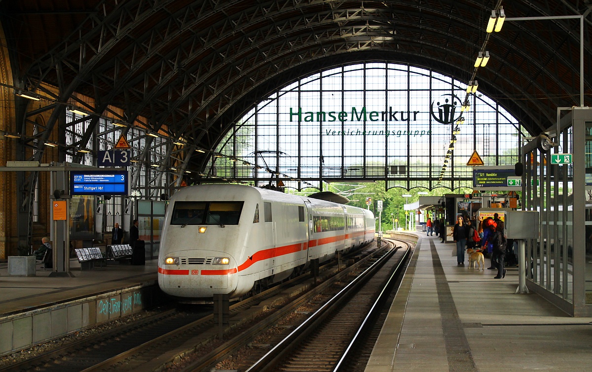 Einfahrt für 5 401 010/510  Gelsenkirchen  als ICE 973 nach Stuttgart auf Gleis 3 im Bhf Hamburg-Dammtor. 16.06.2015