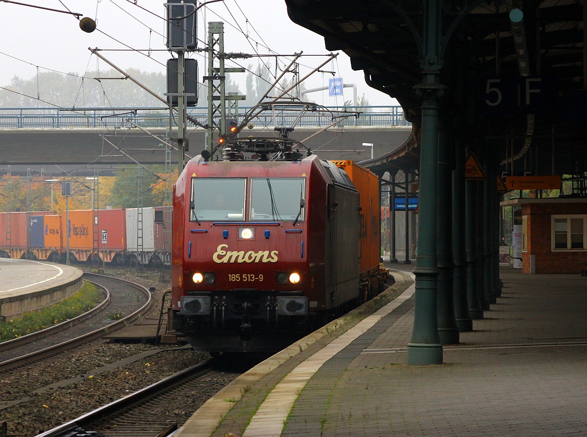 Emons 185 513-9(91 80 6185 513-9 D-EBT) mit Metallkistentransport aufgenommen bei der Durchfahrt in Hamburg-Harburg. 28.10.2015