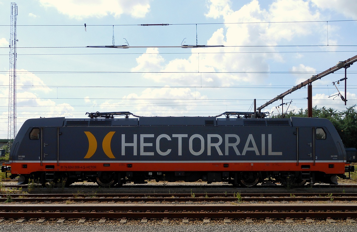 Hectorrail 241.006.4(Unt/MGW/06.06.13)steht hier abgestellt im Gbf Padborg. 02.07.13