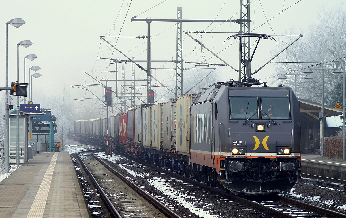 Hectorrail 241.009  Moneypenny  mit dem 42704 auf dem Weg Richtung Hamburg. Schleswig 23.01.2015