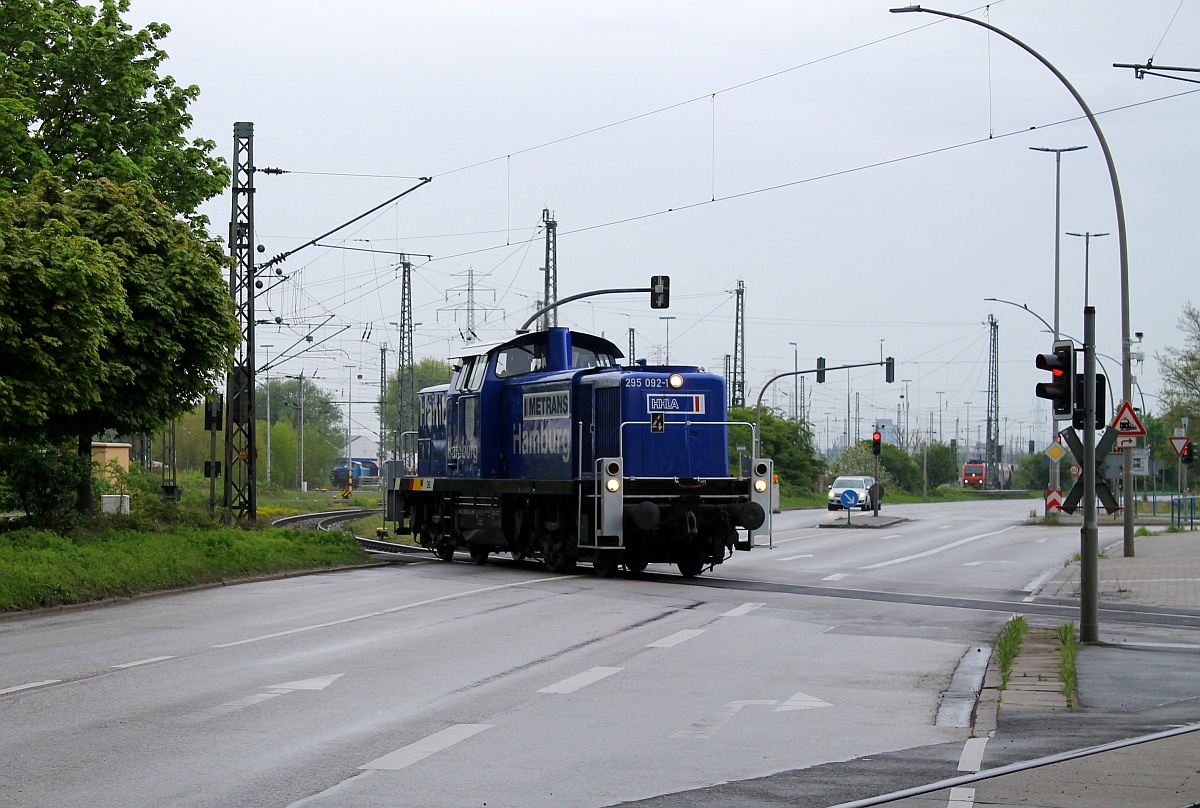 HHLA/Metrans i.E bei der EVB/MWB 3 295 092-1  Hamburg  auf Rangierfahrt im Bereich Hamburg Hohe Schaar. 09.05.2015