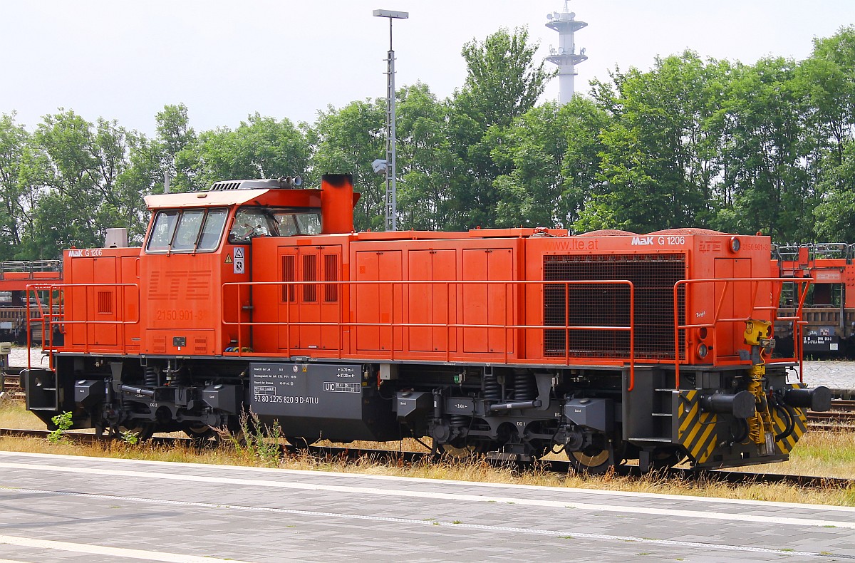 Im Einsatz für CFL Cargo Luxembourg und die neg in Niebüll steht hier die 1 275 820-9(ex LTE 2150.901-3)abgestellt im/am Bhf Niebüll. 25.07.2015