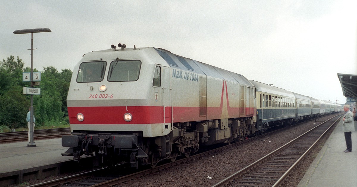MaK DE1024 240 002-6 mit IC 731 Niebüll 12.07.1992